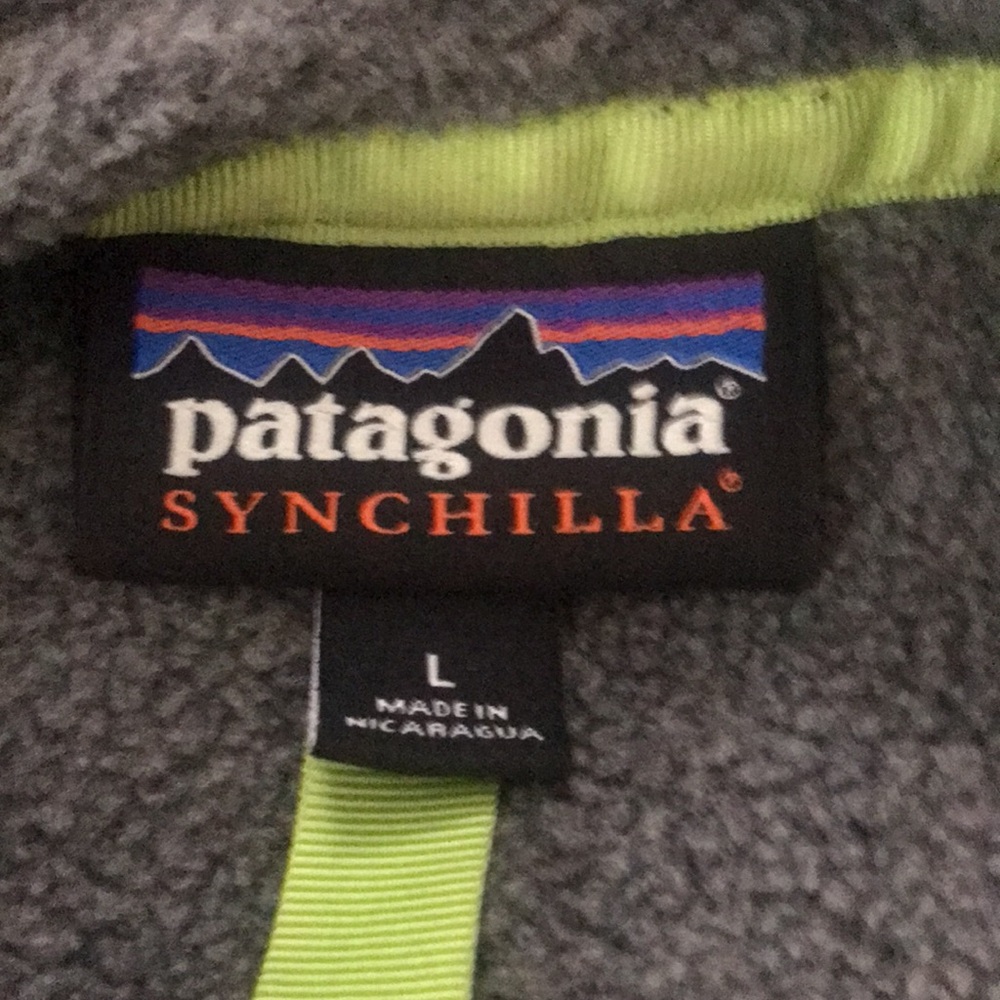 Patagonia Men’s Green-Trim Gray Fleece Snap Polo - Picture 3 of 5